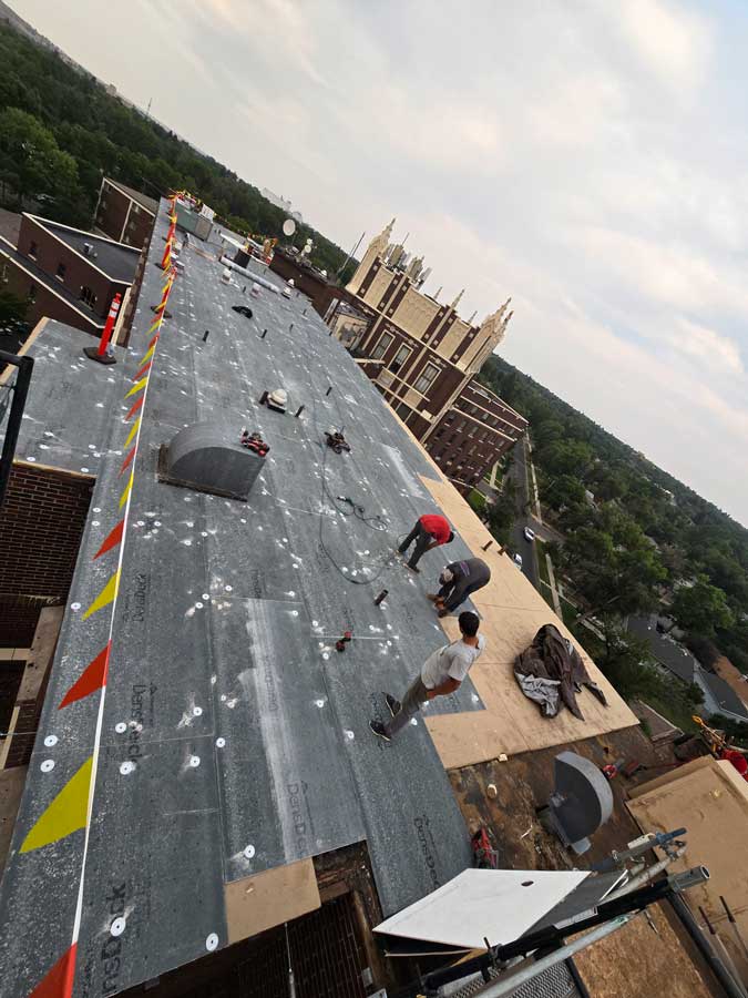 Professional Commercial Roof Replacement Service Professional Commercial Roof Replacement Service